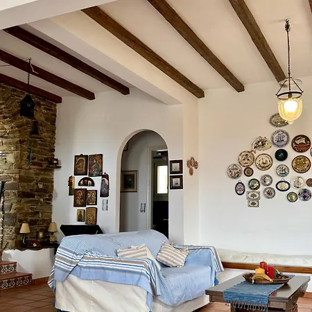 Ferienhaus Aloni House *